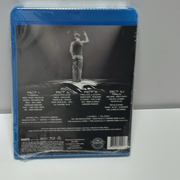 Ricky Martin Live Black and White Tour Blu-ray Disc - Picture 3 of 5